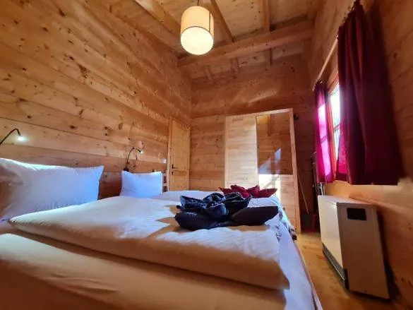 Ferienhaus-park Brennickenswerder 假日公园 *