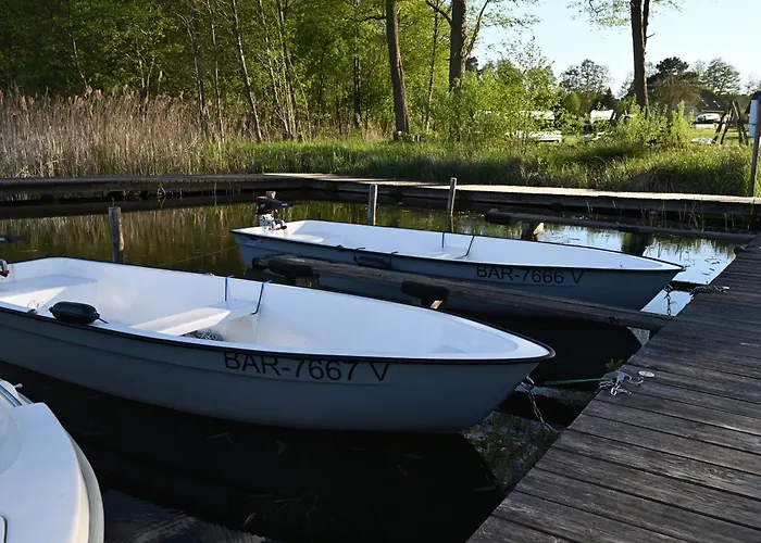 Ferienhaus-park Brennickenswerder 假日公园 *